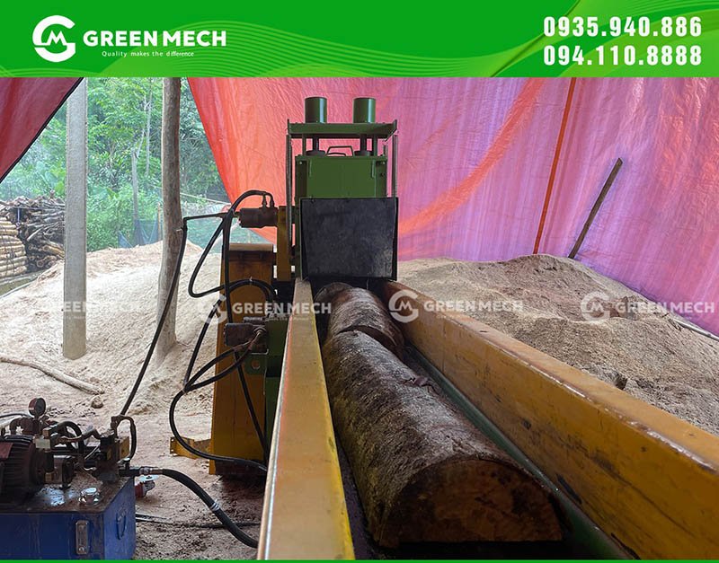 Máy được trang bị băng tải cấp liệu, giảm chi phí nhân công Máy được trang bị băng tải cấp liệu, giảm chi phí nhân công